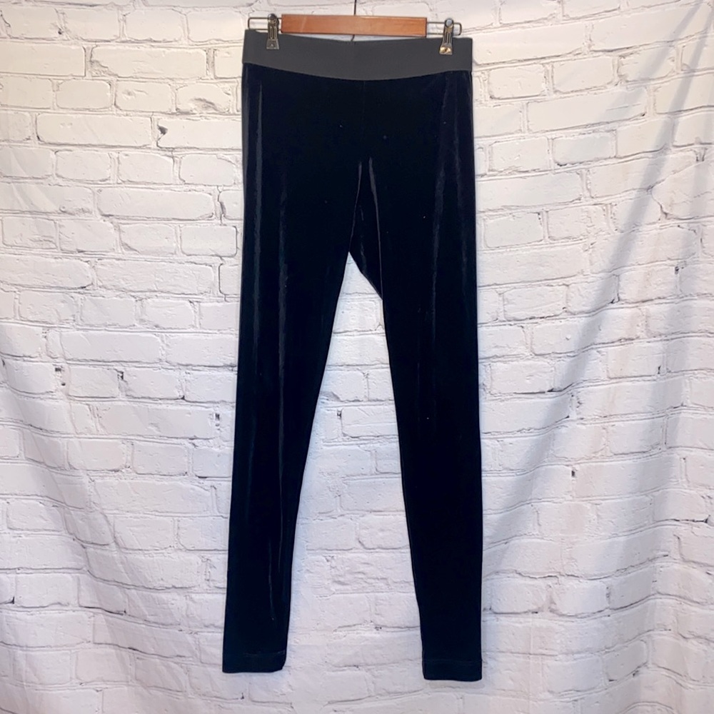 Karen Kane Black Velvet Leggings Size Medium
